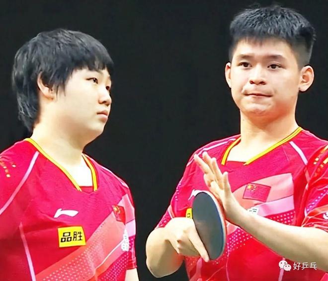 展现出对足 展现出对足