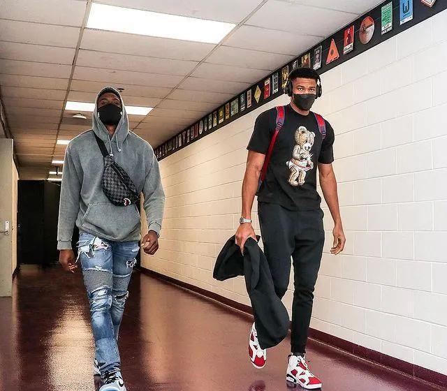 错位让詹姆 错位让詹姆