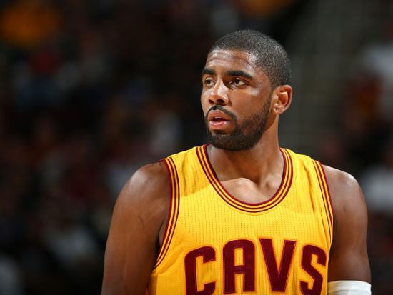 沃特金斯庆祝引爆冲突，热刺激情足球已反噬自身